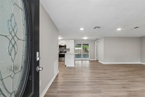 Casa en venta en Clearwater, Florida, 3 dormitorios, 106.84 m2 № 2206626 - foto 3