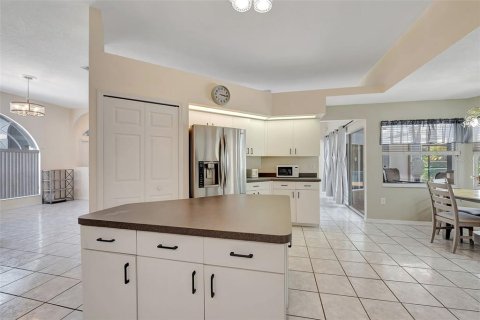House in Port Charlotte, Florida 4 bedrooms, 262.26 sq.m. № 1775452 - photo 12