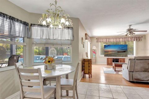 House in Port Charlotte, Florida 4 bedrooms, 262.26 sq.m. № 1775452 - photo 8