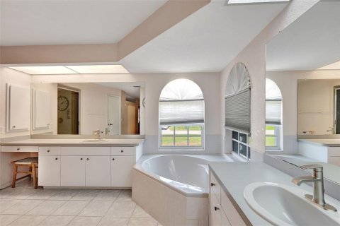 House in Port Charlotte, Florida 4 bedrooms, 262.26 sq.m. № 1775452 - photo 20
