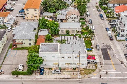 Villa ou maison à louer à Miami, Floride: 4 chambres, 341.79 m2 № 2179789 - photo 7