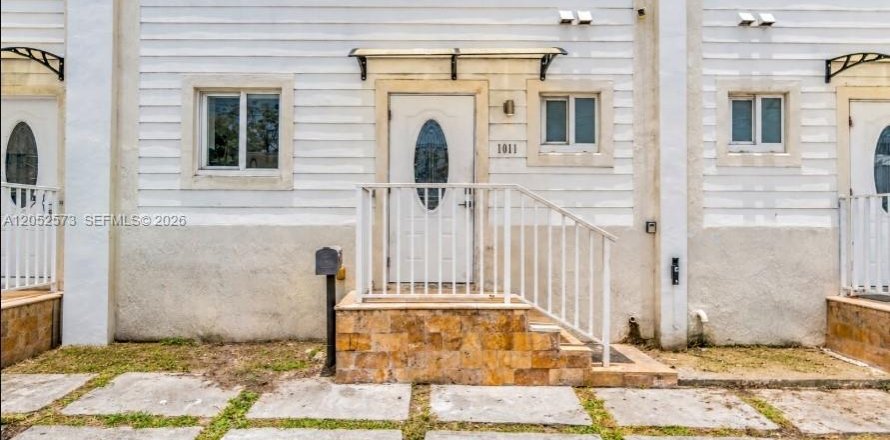 Villa ou maison à Miami, Floride 4 chambres, 341.79 m2 № 2179789