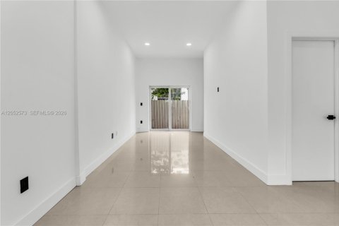 Villa ou maison à louer à Miami, Floride: 4 chambres, 341.79 m2 № 2179789 - photo 27