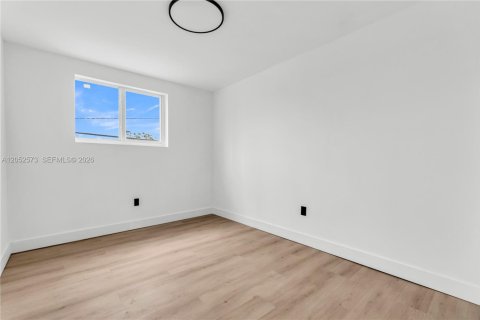 Villa ou maison à louer à Miami, Floride: 4 chambres, 341.79 m2 № 2179789 - photo 19