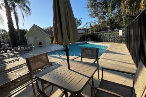 Casa en alquiler en Sunrise, Florida, 2 dormitorios, 82.22 m2 № 2023304 - foto 3