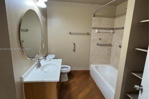 Casa en alquiler en Sunrise, Florida, 2 dormitorios, 82.22 m2 № 2023304 - foto 11