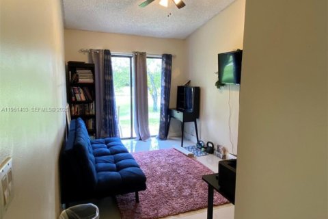 Casa en alquiler en Sunrise, Florida, 2 dormitorios, 82.22 m2 № 2023304 - foto 7