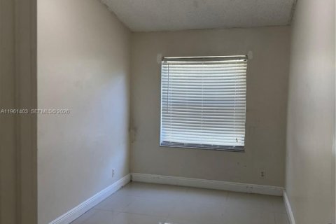 Casa en alquiler en Sunrise, Florida, 2 dormitorios, 82.22 m2 № 2023304 - foto 10