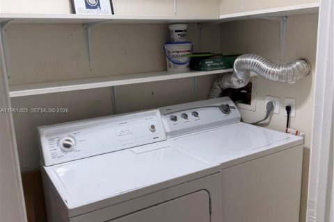 Casa en alquiler en Sunrise, Florida, 2 dormitorios, 82.22 m2 № 2023304 - foto 18