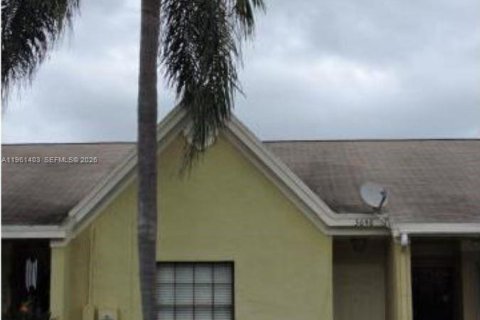 Casa en Sunrise, Florida 2 dormitorios, 82.22 m2 № 2023304