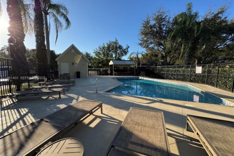 Casa en alquiler en Sunrise, Florida, 2 dormitorios, 82.22 m2 № 2023304 - foto 2