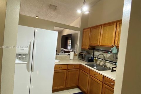 Casa en alquiler en Sunrise, Florida, 2 dormitorios, 82.22 m2 № 2023304 - foto 5