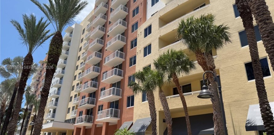 Condo à Aventura, Floride, 2 chambres  № 2186318