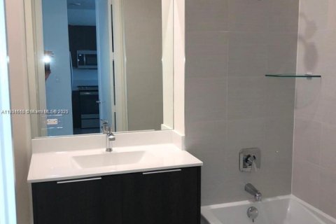 Copropriété à louer à Doral, Floride: 3 chambres, 102.38 m2 № 1727591 - photo 4