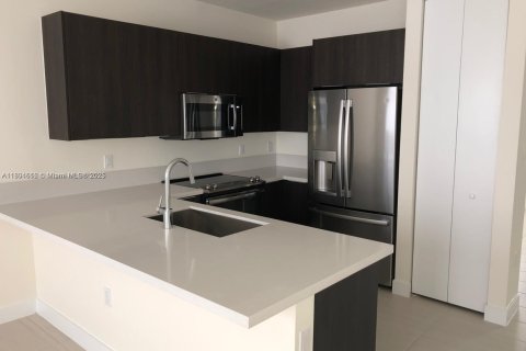 Copropriété à louer à Doral, Floride: 3 chambres, 102.38 m2 № 1727591 - photo 1