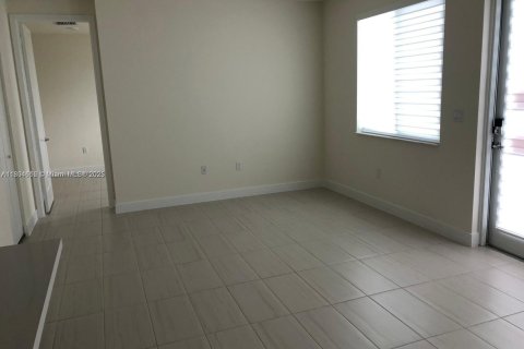 Copropriété à louer à Doral, Floride: 3 chambres, 102.38 m2 № 1727591 - photo 2