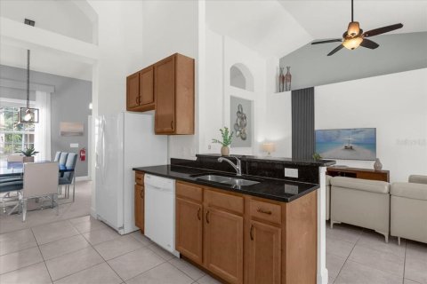 House in Davenport, Florida 4 bedrooms, 201.78 sq.m. № 2108697 - photo 8