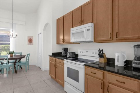 House in Davenport, Florida 4 bedrooms, 201.78 sq.m. № 2108697 - photo 9