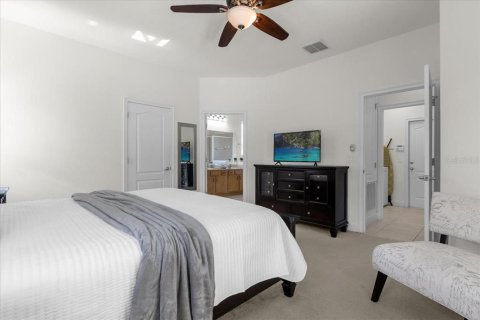 House in Davenport, Florida 4 bedrooms, 201.78 sq.m. № 2108697 - photo 14