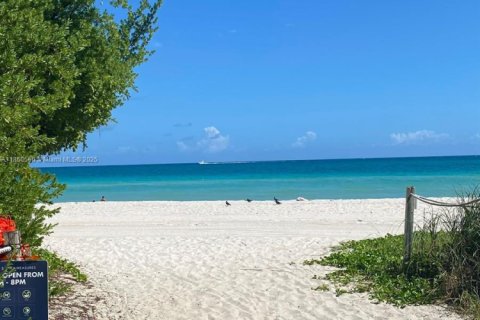 Condominio en venta en Miami Beach, Florida, 36.23 m2 № 1889715 - foto 12
