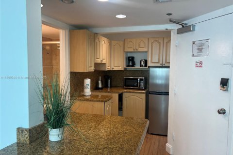 Condominio en venta en Miami Beach, Florida, 36.23 m2 № 1889715 - foto 9