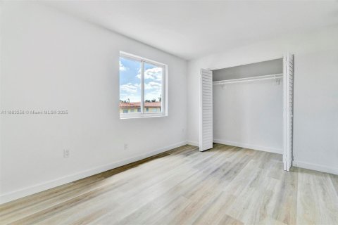 Appartement à louer à Miami, Floride: 2 chambres, 1473.06 m2 № 1891675 - photo 9
