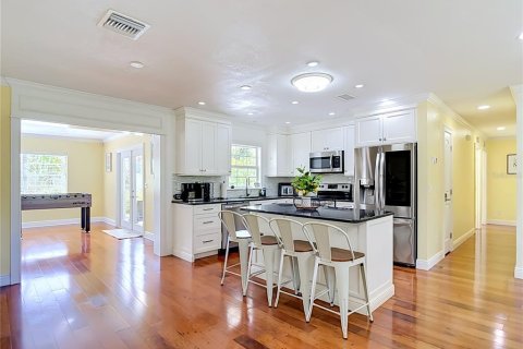 Villa ou maison à louer à Tampa, Floride: 3 chambres, 159.79 m2 № 2387522 - photo 7
