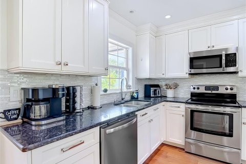 Villa ou maison à louer à Tampa, Floride: 3 chambres, 159.79 m2 № 2387522 - photo 9