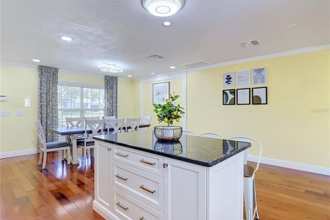 Villa ou maison à louer à Tampa, Floride: 3 chambres, 159.79 m2 № 2387522 - photo 11