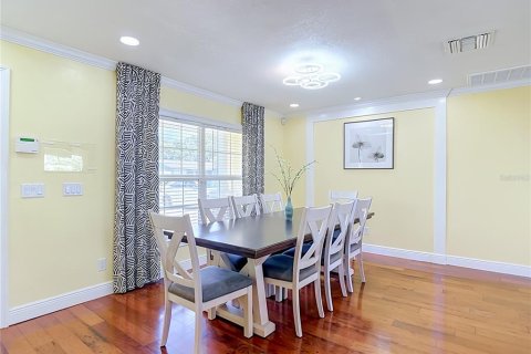Villa ou maison à louer à Tampa, Floride: 3 chambres, 159.79 m2 № 2387522 - photo 5