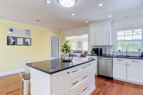 Villa ou maison à louer à Tampa, Floride: 3 chambres, 159.79 m2 № 2387522 - photo 14
