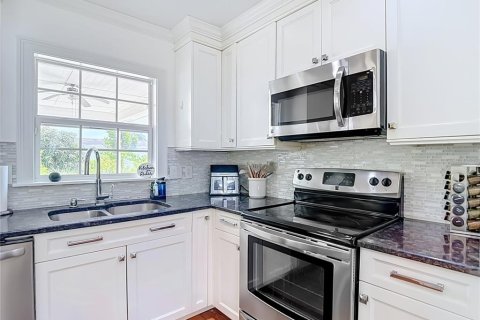 Villa ou maison à louer à Tampa, Floride: 3 chambres, 159.79 m2 № 2387522 - photo 12