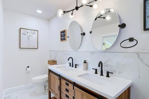 Villa ou maison à louer à Tampa, Floride: 3 chambres, 159.79 m2 № 2387522 - photo 27