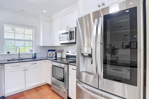 Villa ou maison à louer à Tampa, Floride: 3 chambres, 159.79 m2 № 2387522 - photo 13