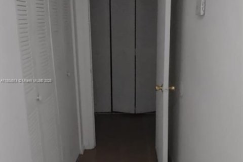 Condo in Sunrise, Florida, 2 bedrooms  № 1865521 - photo 5