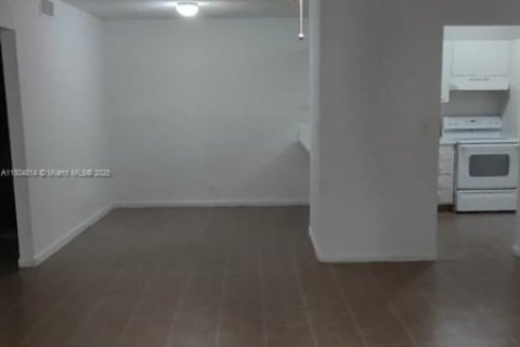 Condo in Sunrise, Florida, 2 bedrooms  № 1865521 - photo 4