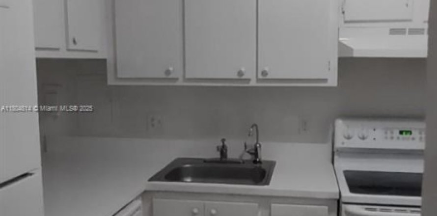 Condo in Sunrise, Florida, 2 bedrooms  № 1865521