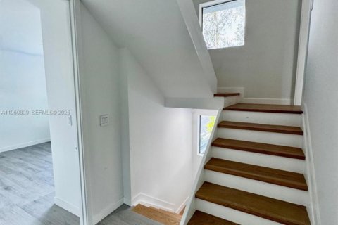 Снять в аренду таунхаус в Майами, Флорида 4 спальни, 201.6м2, № 2023626 - фото 6