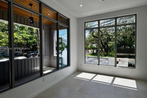 Снять в аренду таунхаус в Майами, Флорида 4 спальни, 201.6м2, № 2023626 - фото 4