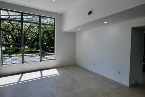 Снять в аренду таунхаус в Майами, Флорида 4 спальни, 201.6м2, № 2023626 - фото 5