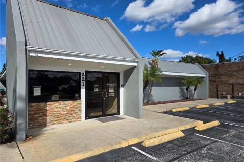 Commercial property in Longwood, Florida 422.61 sq.m. № 2102092