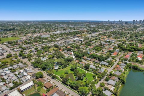 Casa en venta en Hallandale Beach, Florida, 3 dormitorios, 107.49 m2 № 1092268 - foto 1