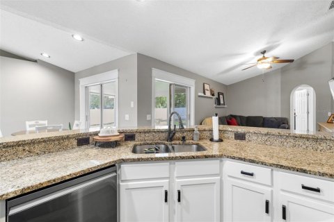 House in Spring Hill, Florida 4 bedrooms, 156.82 sq.m. № 1884247 - photo 18