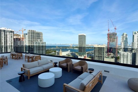 Condo in Miami, Florida, 1 bedroom  № 1990753 - photo 1