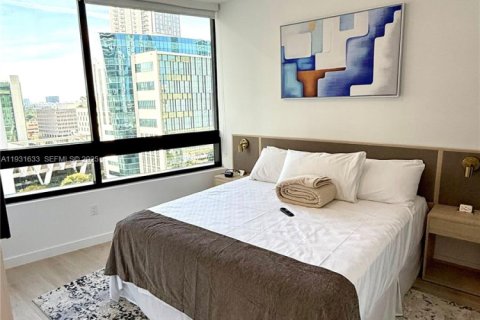 Condo in Miami, Florida, 1 bedroom  № 1990753 - photo 5