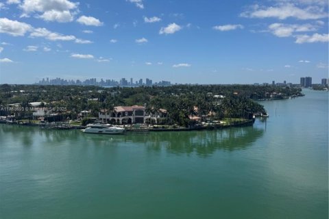 Купить кондоминиум в Майами-Бич, Флорида 2 спальни, 123.19м2, № 1977224 - фото 1