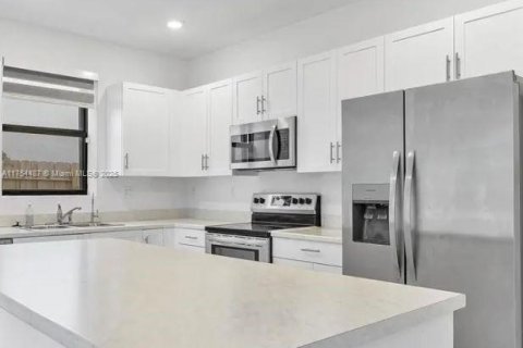 Touwnhouse à louer à Homestead, Floride: 3 chambres, 123.65 m2 № 1985271 - photo 3