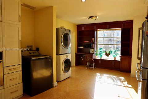 Touwnhouse à vendre à Miami, Floride: 3 chambres, 152.17 m2 № 1990273 - photo 20