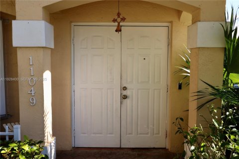 Touwnhouse à vendre à Miami, Floride: 3 chambres, 152.17 m2 № 1990273 - photo 4