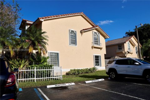 Touwnhouse à vendre à Miami, Floride: 3 chambres, 152.17 m2 № 1990273 - photo 5